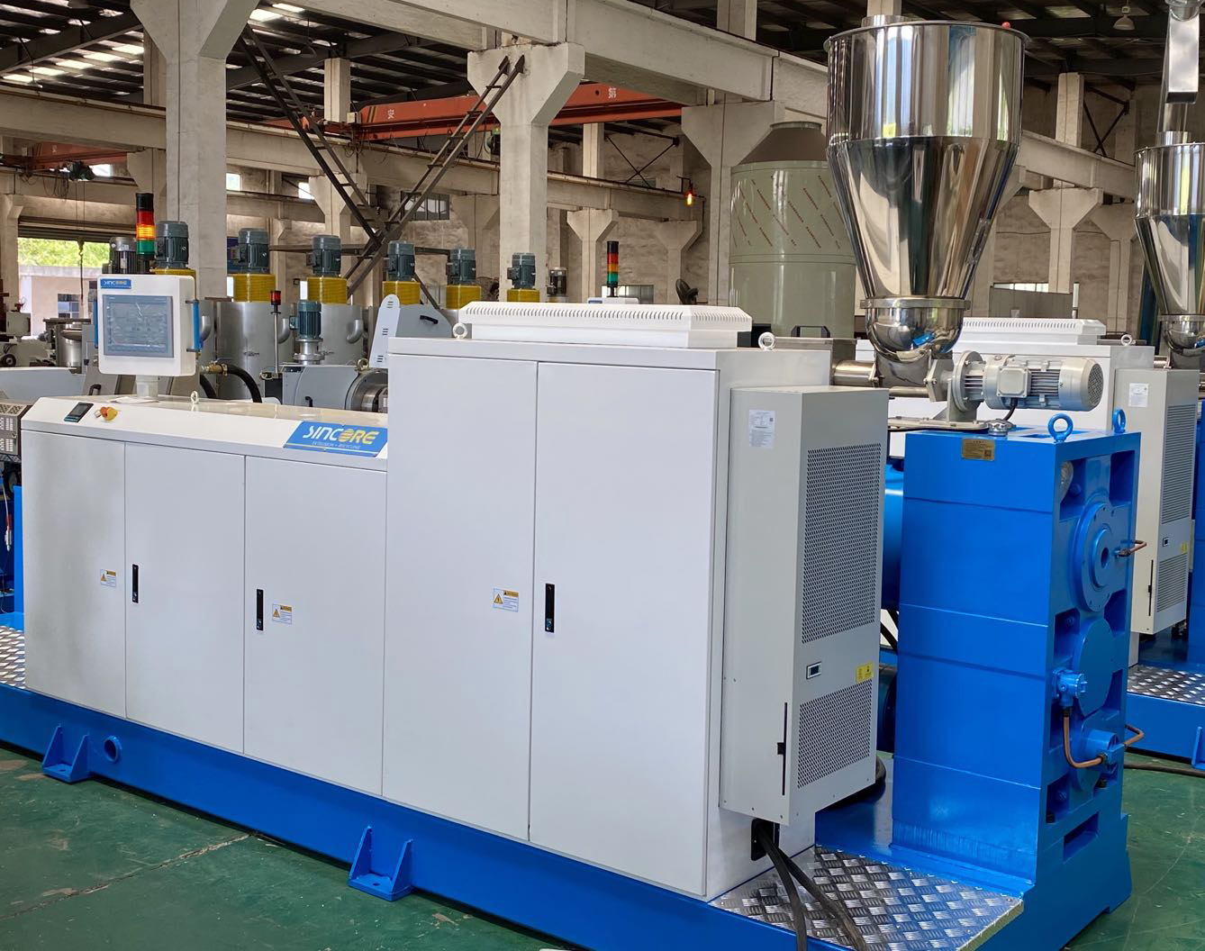 Extrusora de un solo tornillo