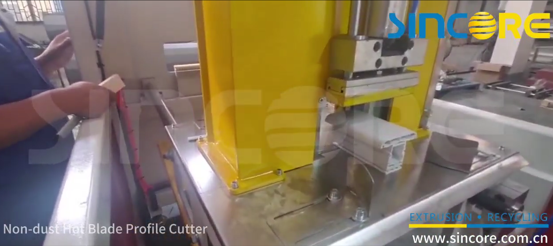 Cortador de perfil de hoja caliente sin polvo PVC para perfil de ventana