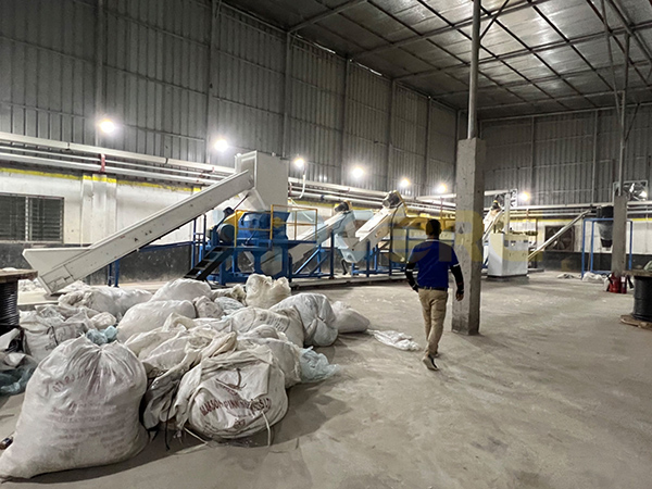 L&iacute;nea de reciclaje de botellas de PE